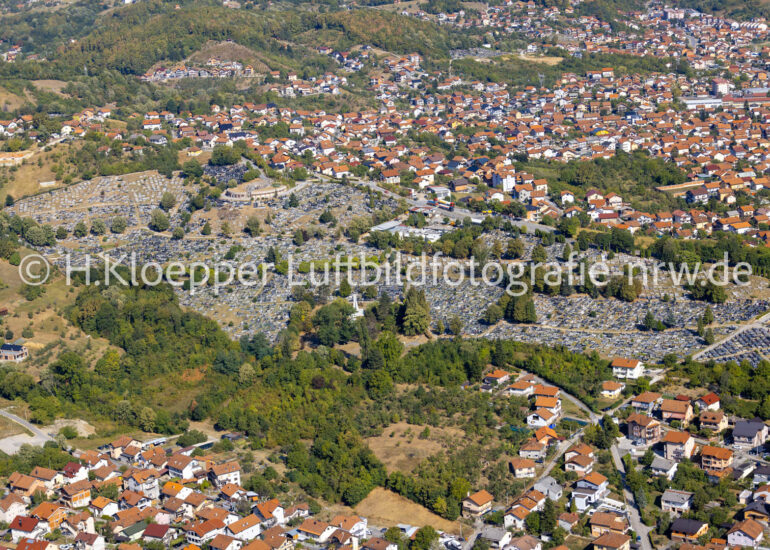 Luftbild Stadtrand und Außenbezirks- Wohngebiete an der Straße Vladimira Rolovica, Franca Suberta in Banja Luka in Republika Srpska, Bosnien und Herzegowina