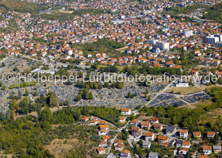 Luftbild Stadtrand und Außenbezirks- Wohngebiete an der Straße Vladimira Rolovica, Franca Suberta in Banja Luka in Republika Srpska, Bosnien und Herzegowina
