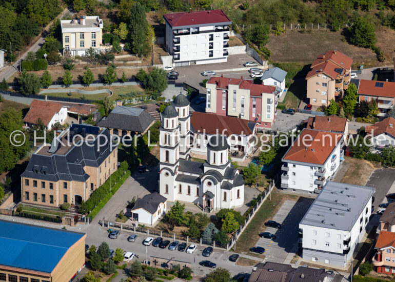 Luftbild Kirchengebäude 