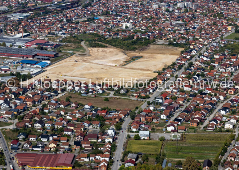 Entwicklungsgebiet und Bauland- Brache an der Straße Milana Vrhovca in Prijedor in Republika Srpska, Bosnien und Herzegowina